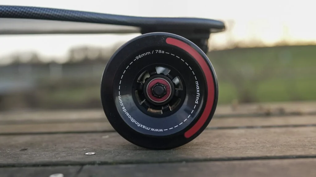 Maxfind Max4 Pro Review - An Innovative Lightweight Electric Skateboard 35 96mm 78a PU wheels on Max4 Pro electric skateboard