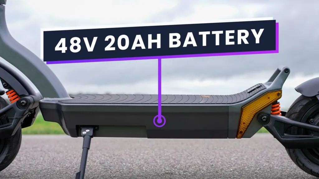 Apollo City Pro Review: My Favorite Dual-Motor Commuter 29 Apollo City Pro battery closeup