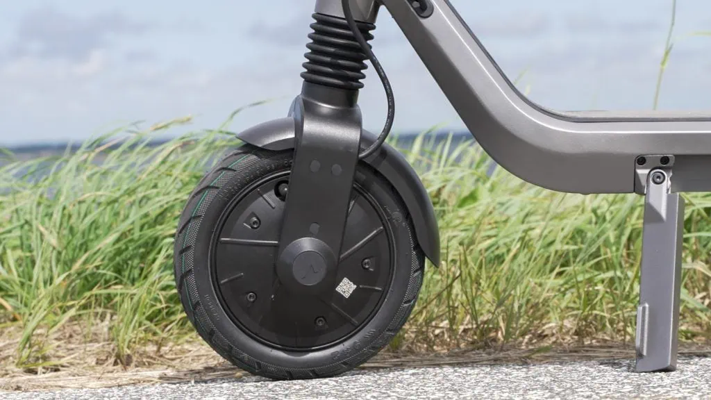 Apollo Go Review: Dual Motor Power That You Can Actually Carry 20 Apollo Go Tires and suspension