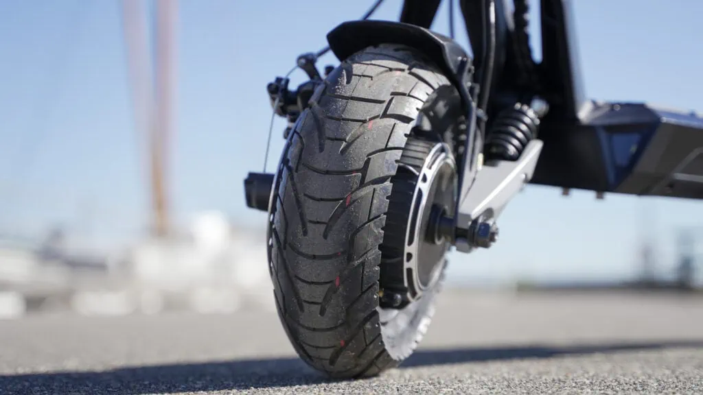Apollo Phantom V3 Review: Premium Feel & Power 43 Apollo Phantom V3 front tire closeup