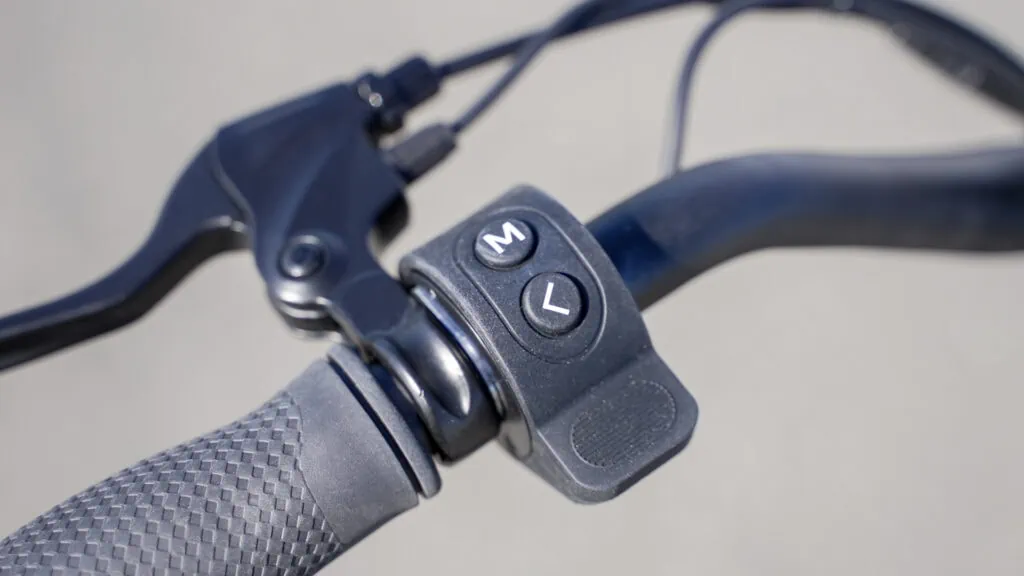 Apollo Phantom V3 Review: Premium Feel & Power 52 Apollo Phantom V3 left handlebar regen brake and buttons