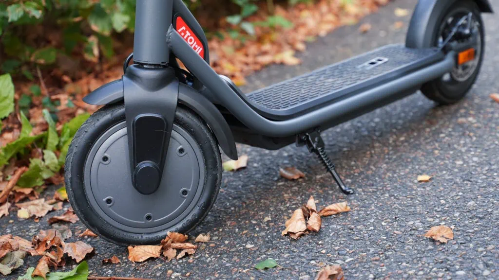 Atomi E20ย Review: A Hidden-Gem Entry-level Scooter 32 Atomi E20 electric scooter