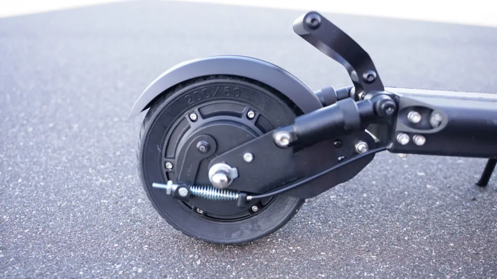 fluid Horizon Electric Scooter Review 50 Fender closeup on fluid horizon