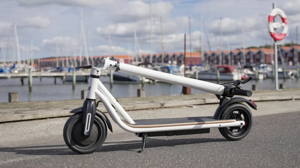 Fluid CityRider Review: Light Weight, High Value 60 Fluid CityRider folded