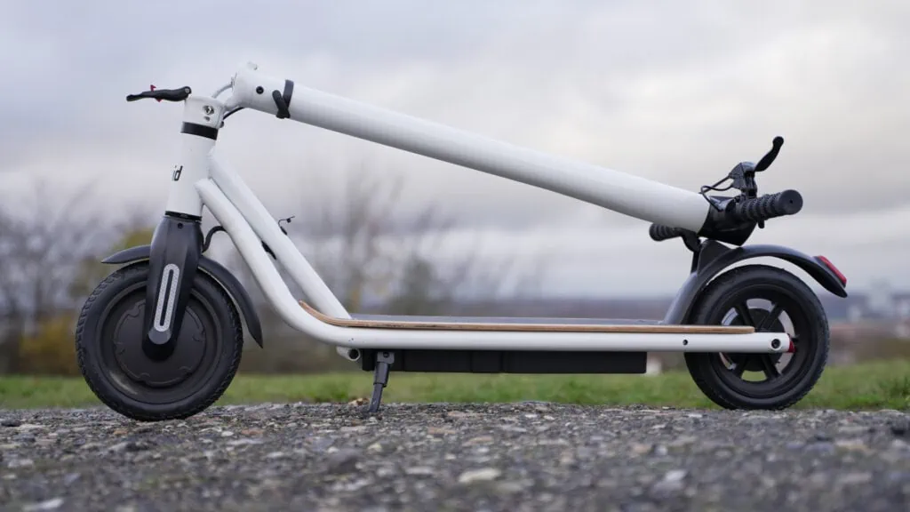Fluid CityRider Review: Light Weight, High Value 48 Fluid CityRider in a folded position