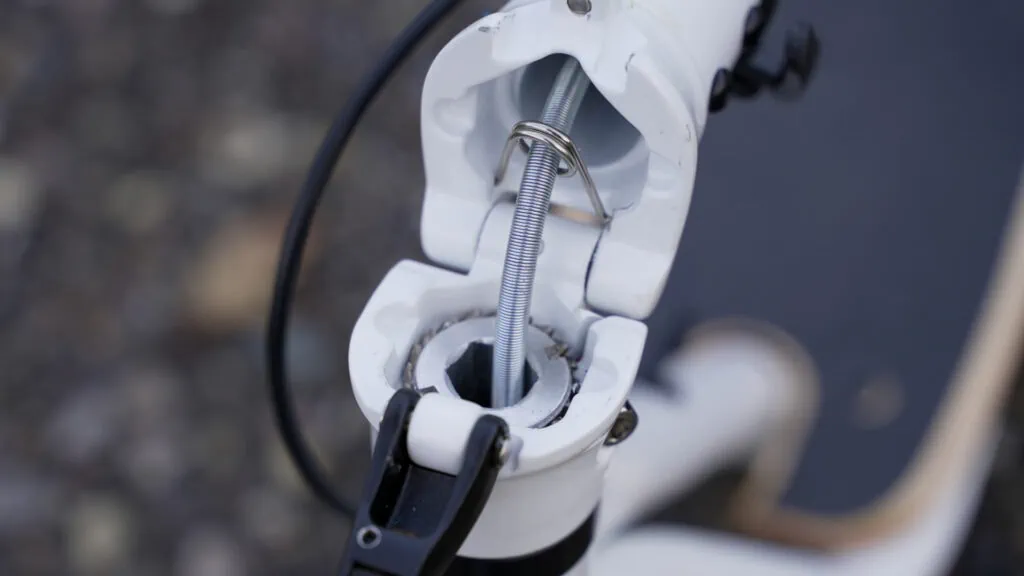 Fluid CityRider Review: Light Weight, High Value 55 Folding mechanism in an opened position on Fluid CityRider