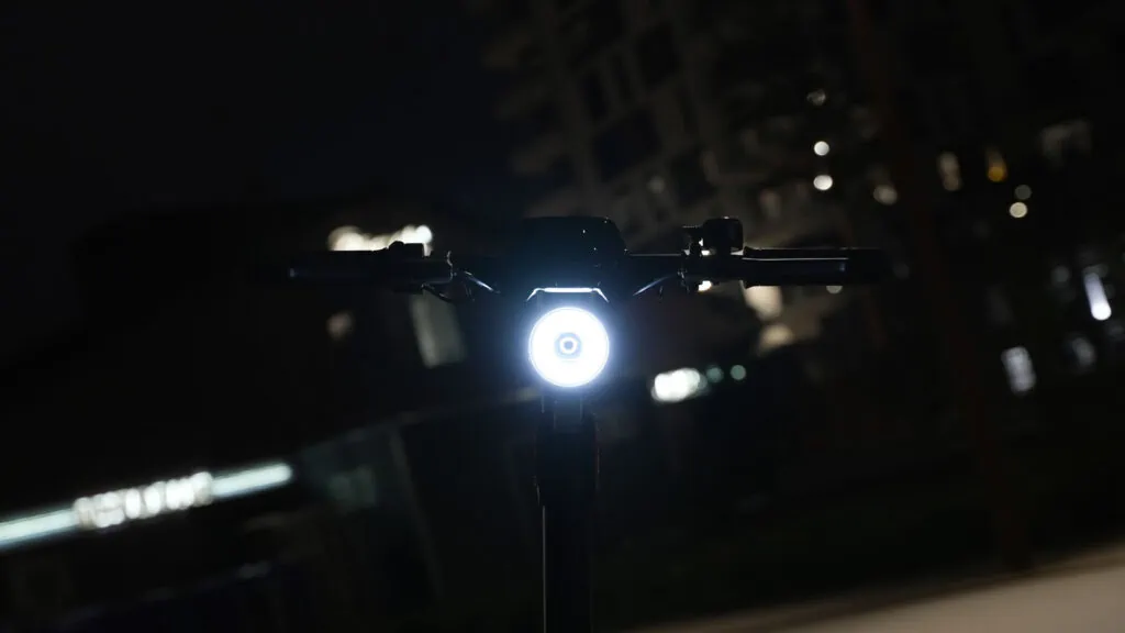 NIU KQi3 Pro Review: A Level-Up For Commuter Scooters 76 Headlight on NIU KQi3 Pro