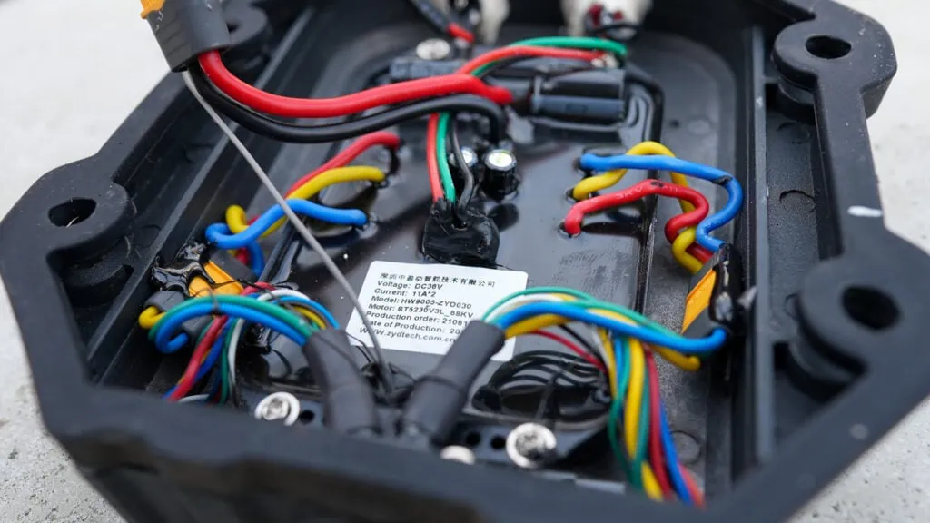 Lycaon GR 2021 Review: Value Powerhouse With Room For Improvement 35 HW9005 esc in Lycaon GR 2021