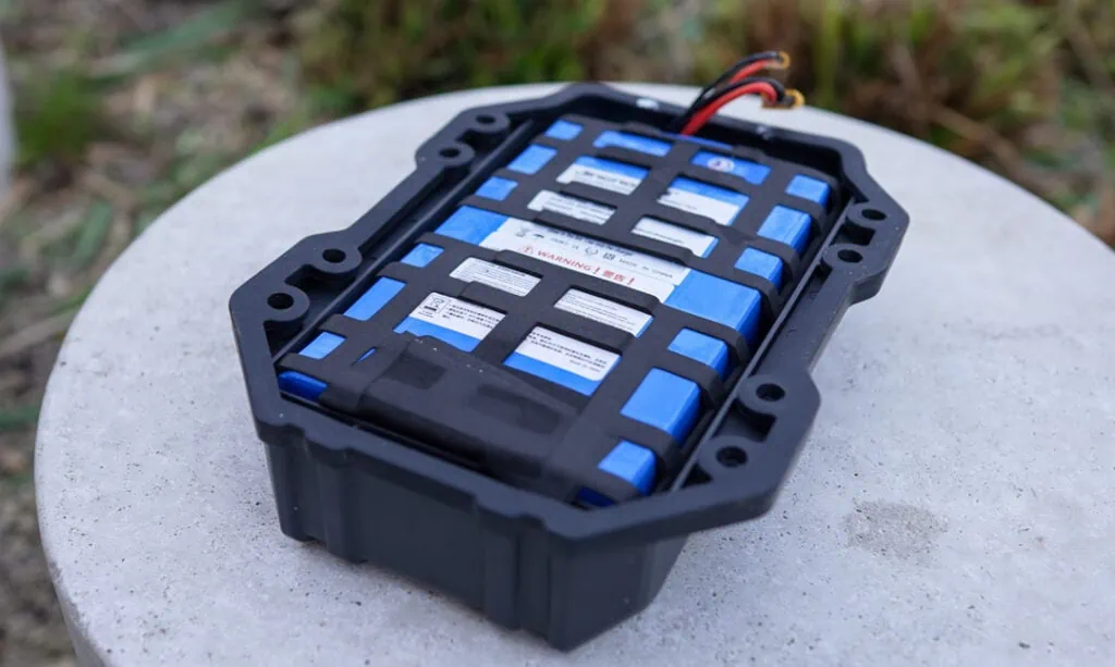 Lycaon GR 2021 Review: Value Powerhouse With Room For Improvement 27 Jingnoo battery pack in Lycaon GR 2021 skateboard