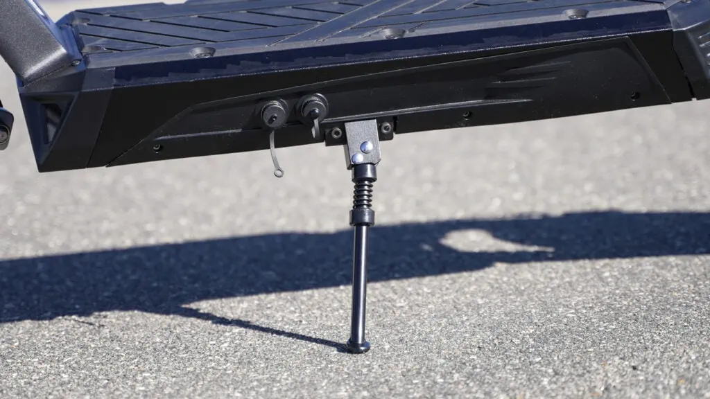 Apollo Phantom V3 Review: Premium Feel & Power 62 Kickstand on the Apollo Phantom 2023 version