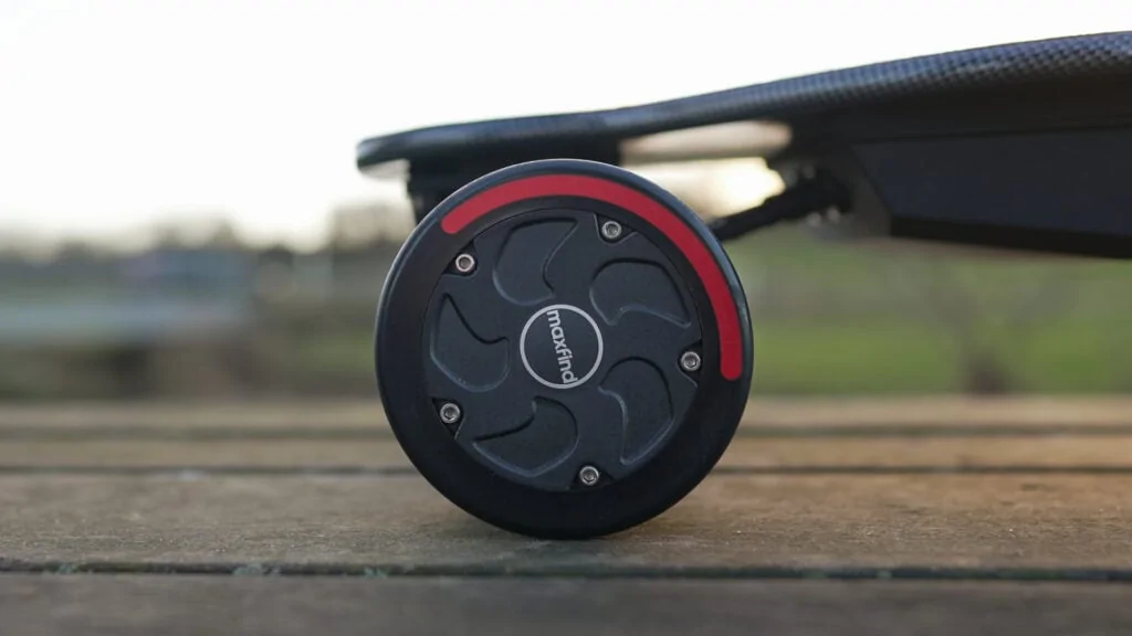 Maxfind Max4 Pro Review - An Innovative Lightweight Electric Skateboard 26 Maxfind Max4 Pro M5 hub motor