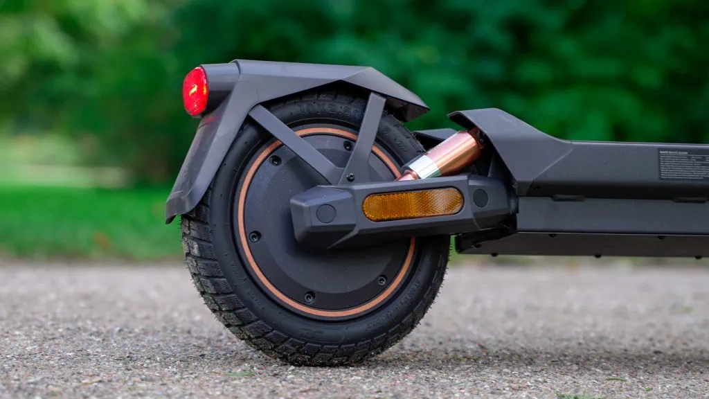 Navee GT3 Pro Review: The Best Budget Commuter Scooter 15 Navee GT3 Pro motor