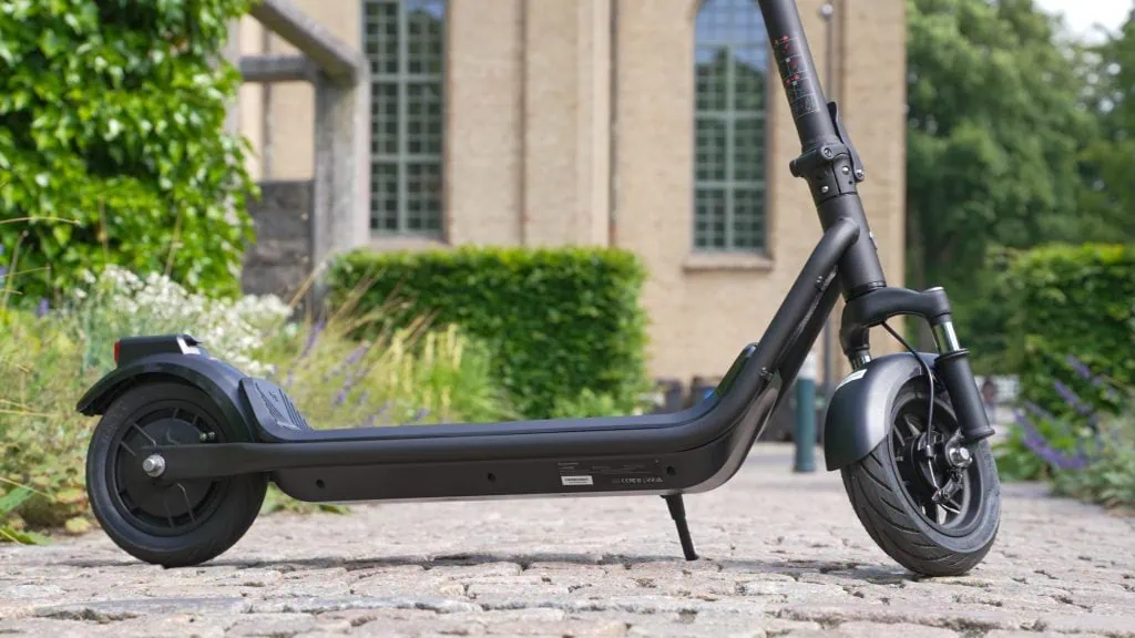 NIU KQi 100F Review: Exceptional Comfort and Portability Under $500 24 NIU KQi 100F electric scooter closeup