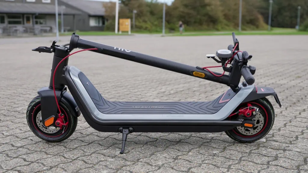 NIU KQi3 Max Review: Gold Standard of Commuter Scooters 58 NIU KQi3 Max folded