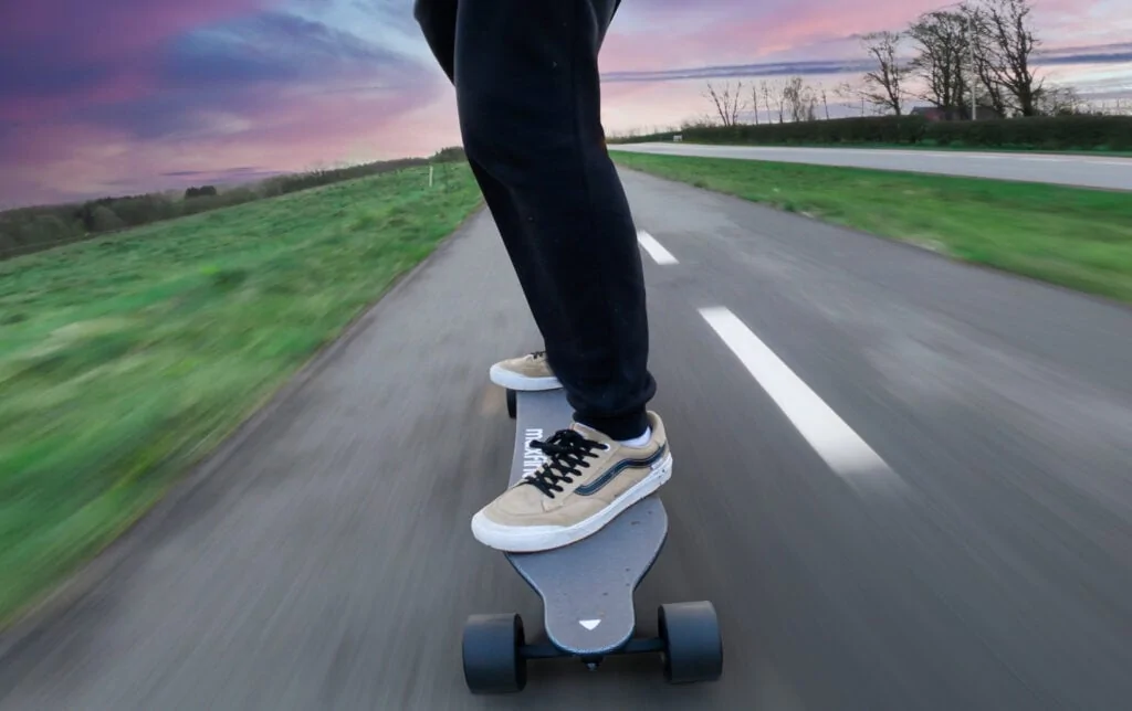 Maxfind Max4 Pro Review - An Innovative Lightweight Electric Skateboard 32 Rasmus from ERideHero riding on the Maxfind Max4 Pro electric skateboard