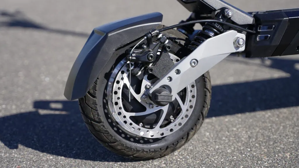 Apollo Phantom V3 Review: Premium Feel & Power 45 Rear mechanical disc brake on the Apollo Phantom V3