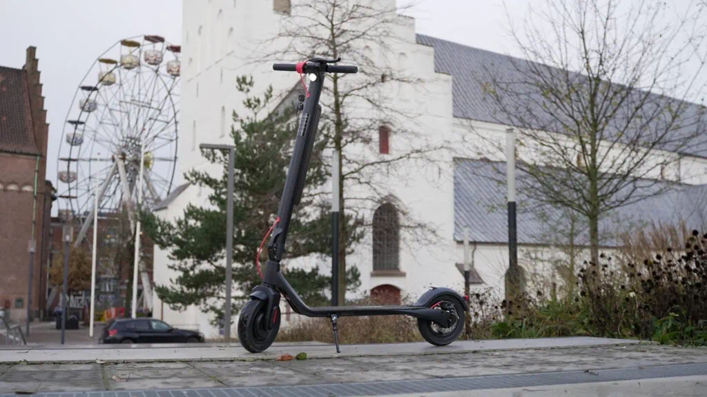 TurboAnt X7 Max Review: Portability & Performance at a Low Price 64 Turboant X7 Max with citylife in the background