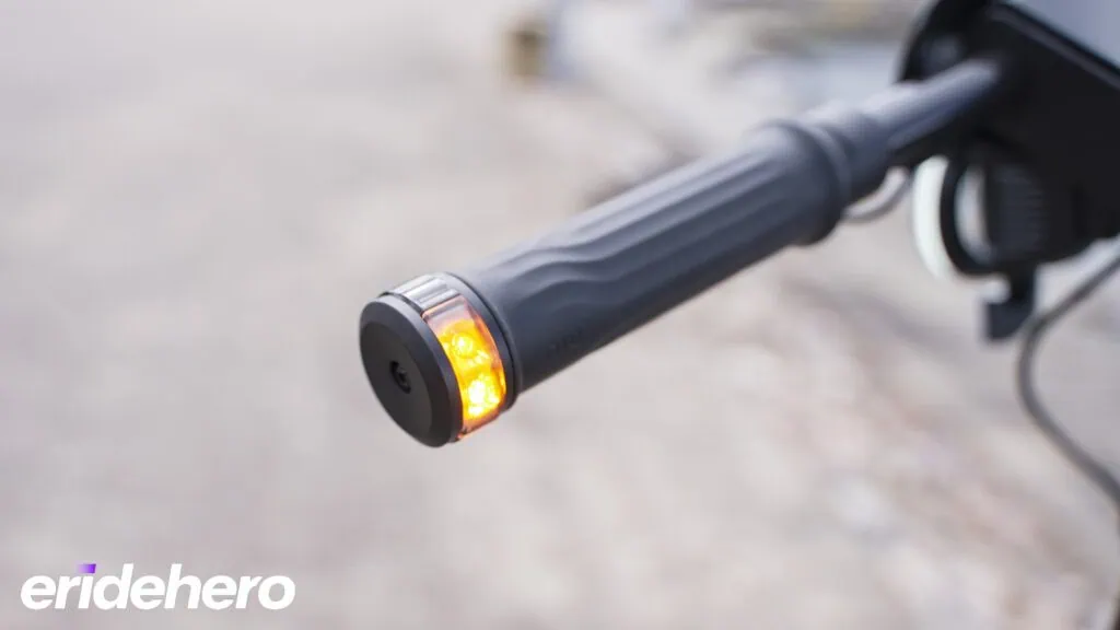 NIU KQi Air Review: The Holy Grail of Lightweight Scooters 45 Turn signals on NIU KQi Air
